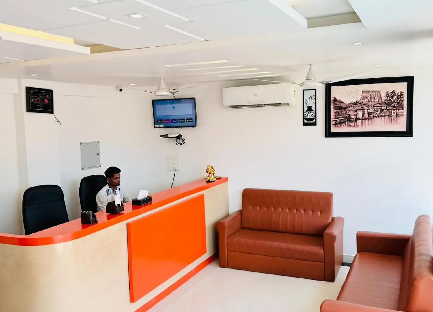 Royal International Hotel Trippapur