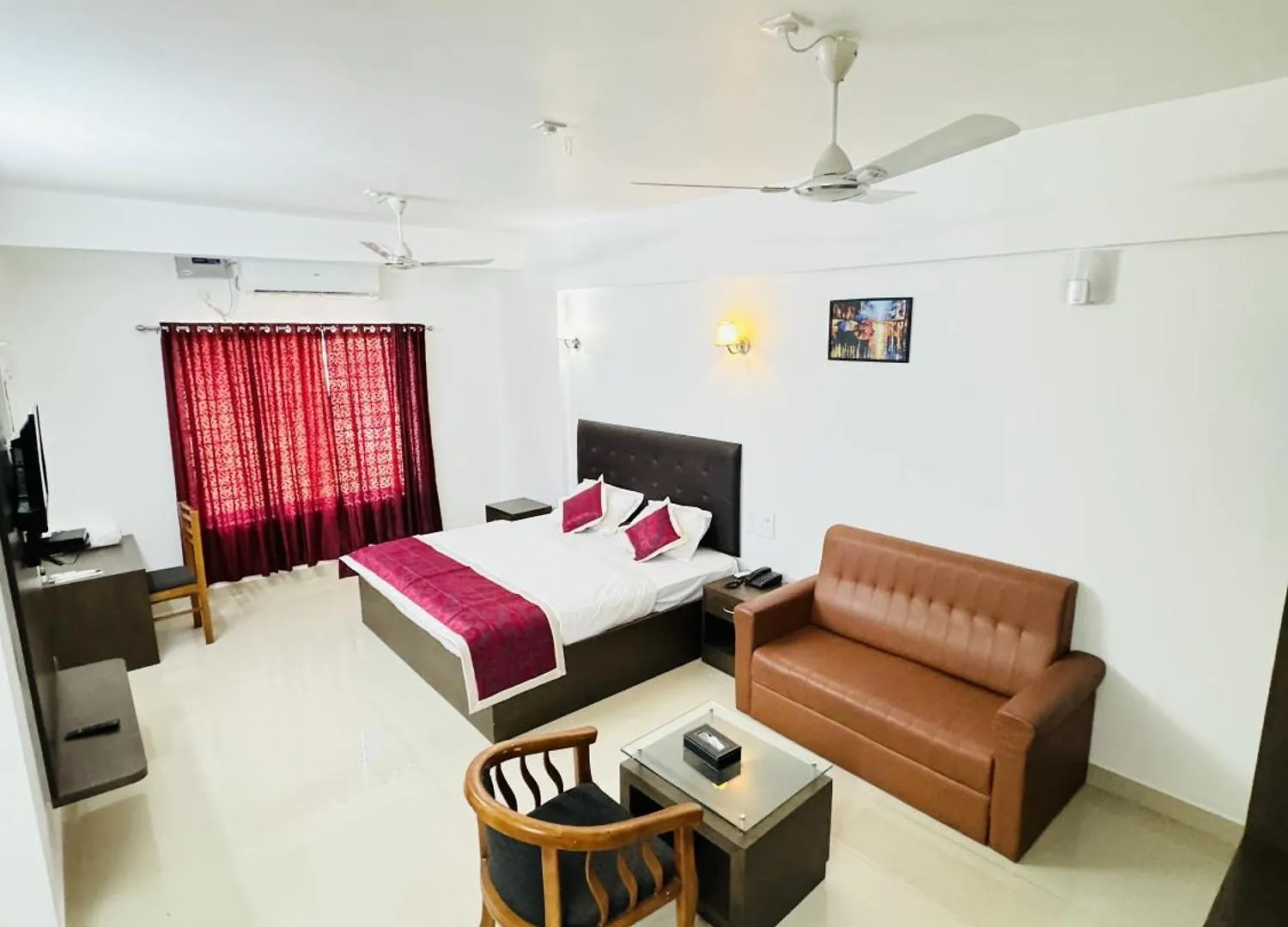 Royal International Hotel Trippapur 0*,